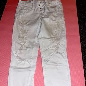 AE Jegging crop white distressed size 6